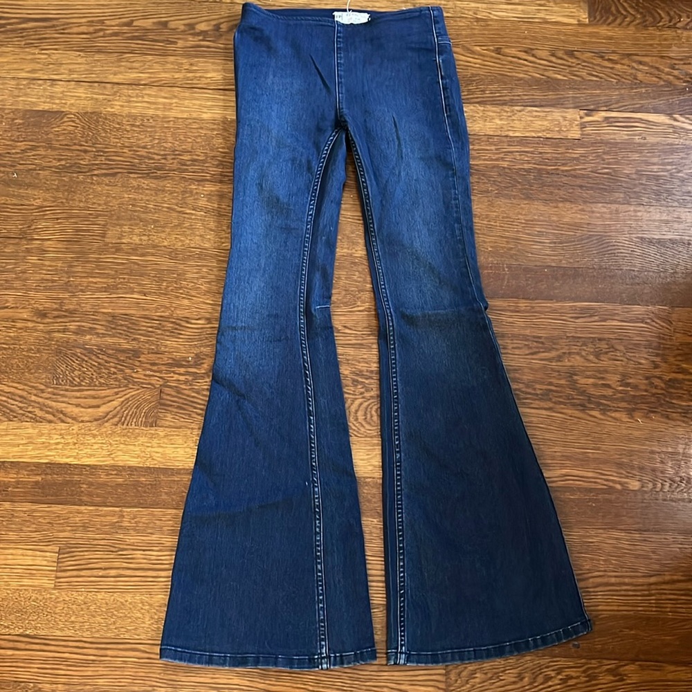 Free people pull on bellbottom jeggings